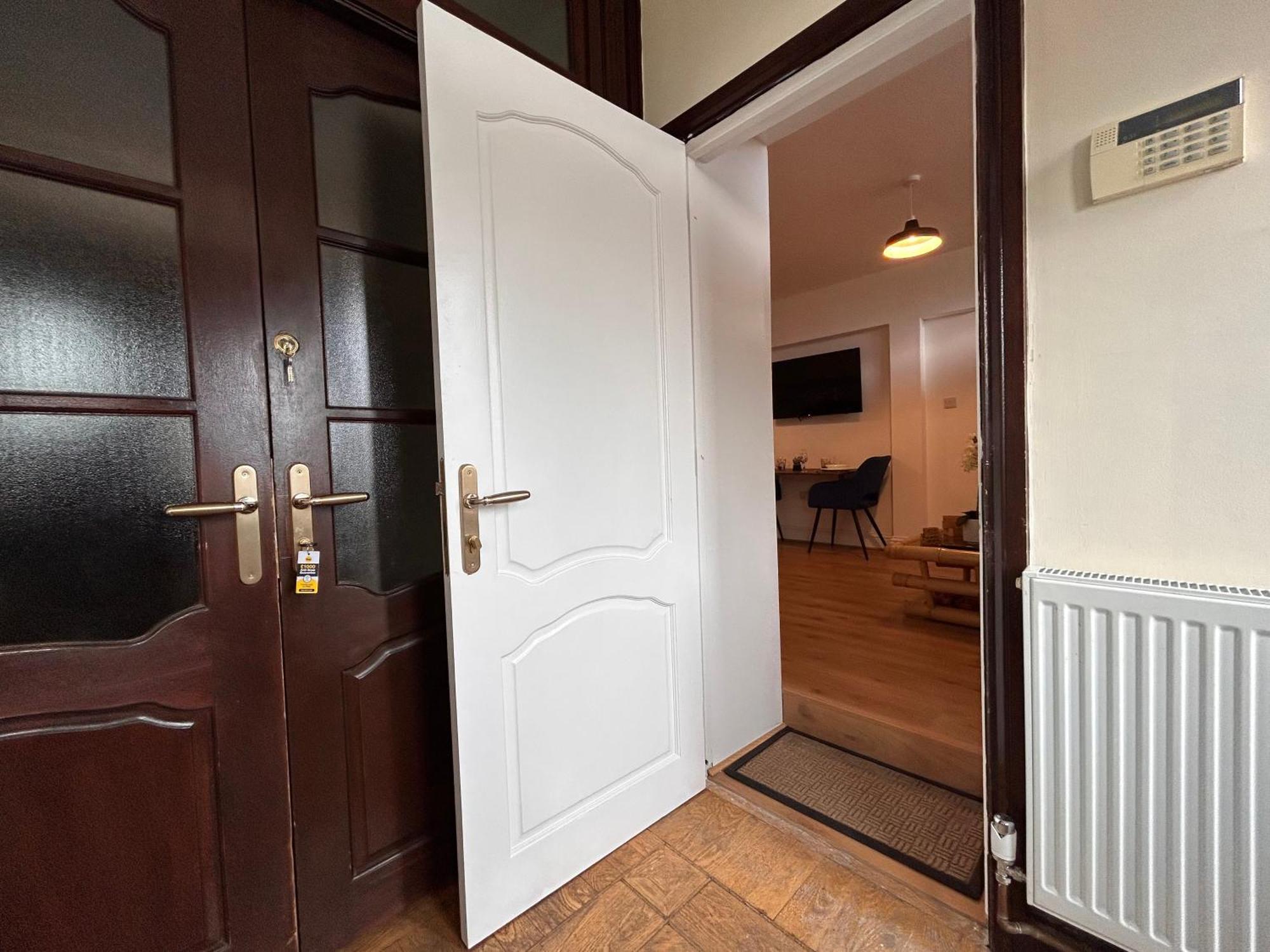 Private 2 Bed Guest House - Van Parking, M25 & A1 Connections Potters Bar Ngoại thất bức ảnh