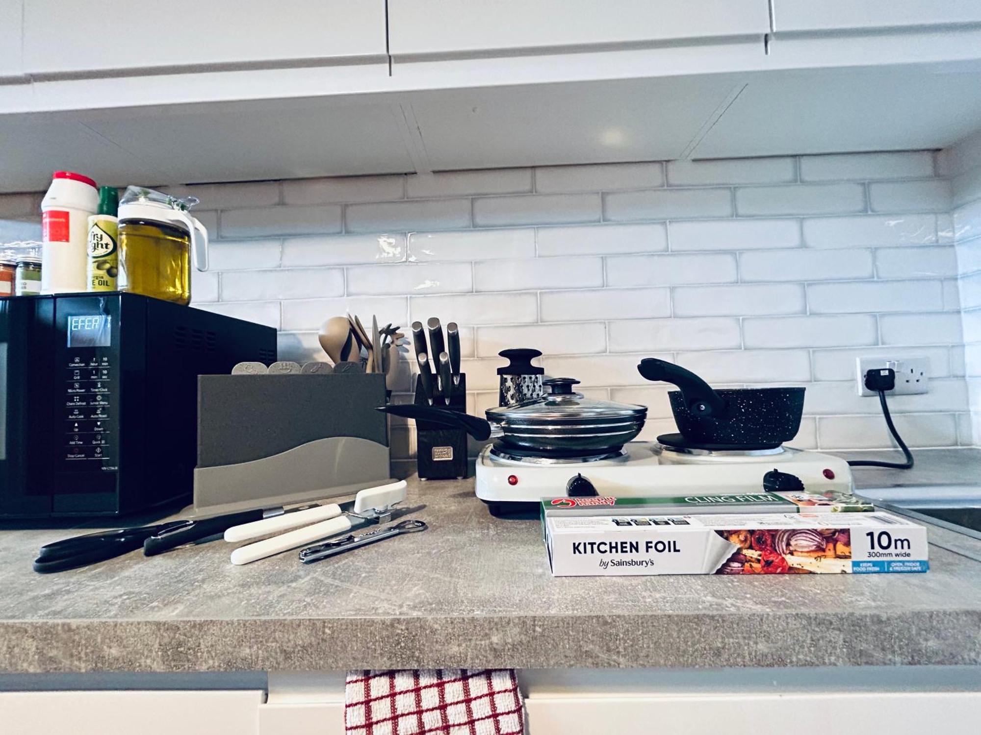Private 2 Bed Guest House - Van Parking, M25 & A1 Connections Potters Bar Ngoại thất bức ảnh